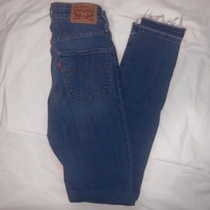 Levi High Rise Skinny Jean